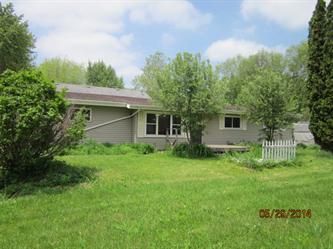 2310 Arnold St, Savanna, IL 61074