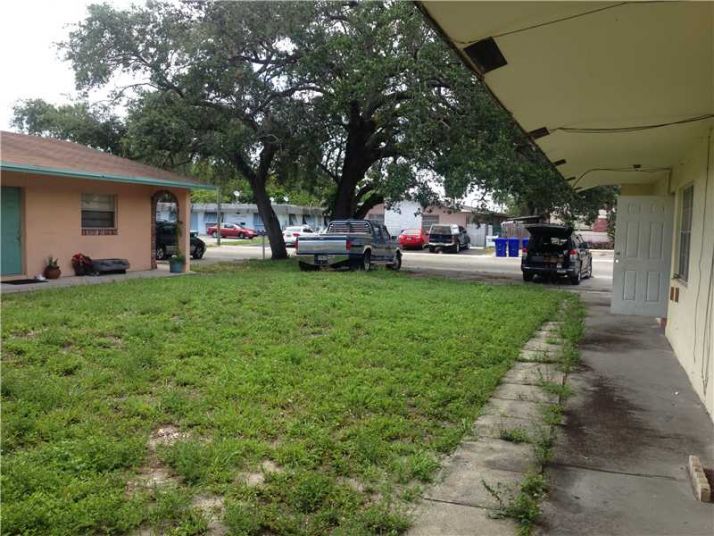 2407 SW 42 AV, Fort Lauderdale, FL 33317