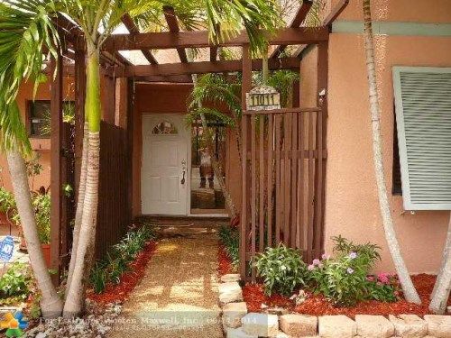 11011 S LAKEVIEW DR # 11011, Hollywood, FL 33026