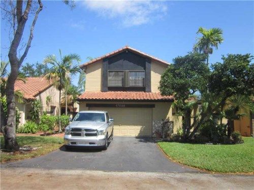 17536 NW 63 CT, Hialeah, FL 33015
