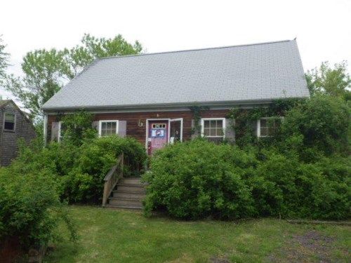 39 Perkins St, Somerset, MA 02725