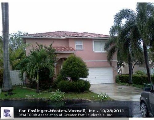 300 SW 100th Ave, Hollywood, FL 33025