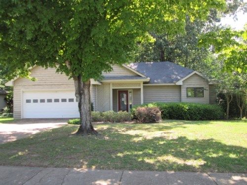 746 Silver Hills Dr, Prattville, AL 36066