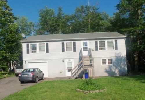 1120 Knollwood Drive, Tobyhanna, PA 18466