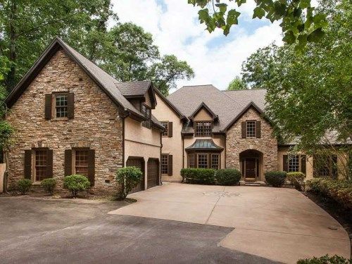 225 Lachaize Circle, Atlanta, GA 30327