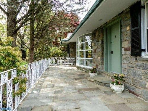 860 THOMAS RD, Lafayette Hill, PA 19444