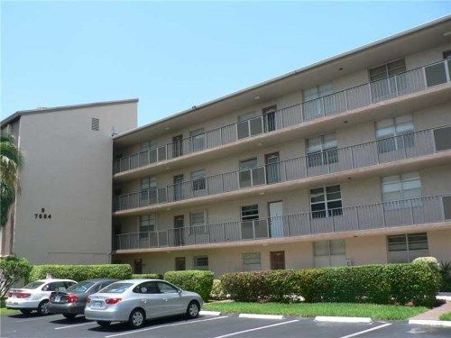7664 NW 18 ST # 205, Pompano Beach, FL 33063