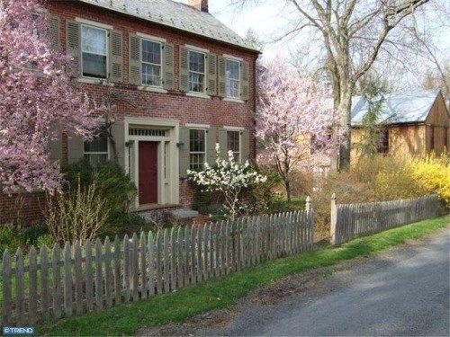 8 2ND ST, Erwinna, PA 18920