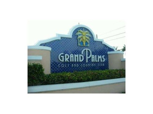 15241 WILSHIRE WY, Hollywood, FL 33027