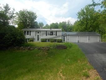 18 Twin Bridge Ter, Harrison, ME 04040