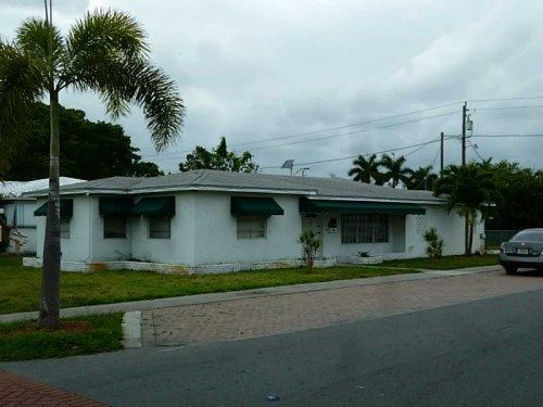 1208 SW 3 AV, Dania, FL 33004