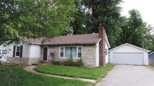 49 Southern Dr, Belleville, IL 62223