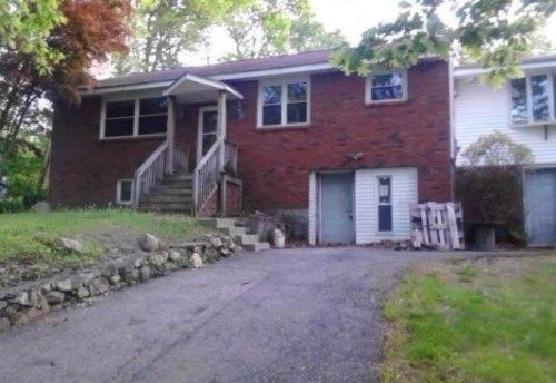 198 Henshaw St, Leicester, MA 01524