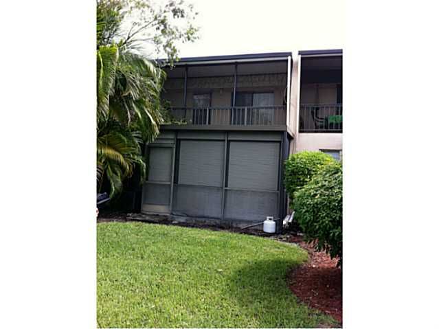 1001 THREE ISLANDS BL # 29, Hallandale, FL 33009