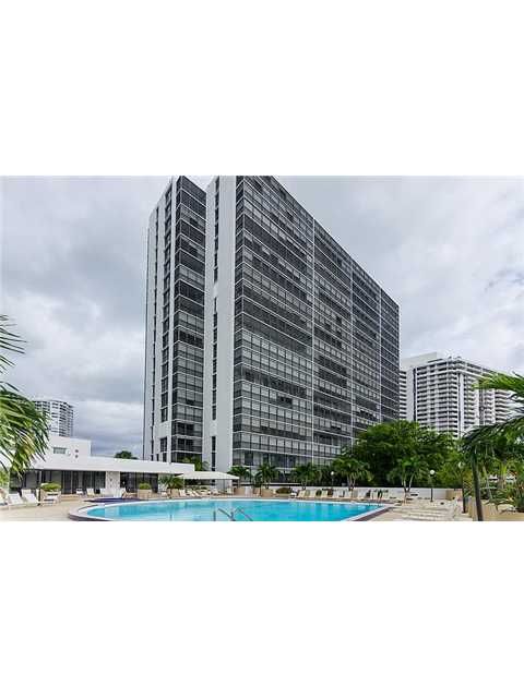 3701 N COUNTRY CLUB DR # PH-08, Miami, FL 33180