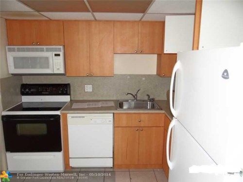 7867 Golf Circle Dr # 109, Pompano Beach, FL 33063