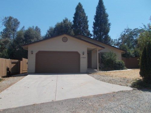 17807 Paradise Lane, Redding, CA 96003