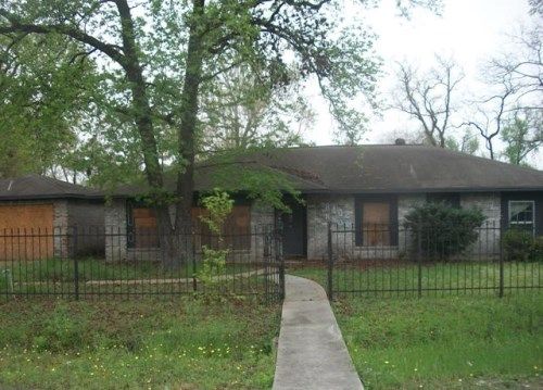 8402 Knox St, Houston, TX 77088