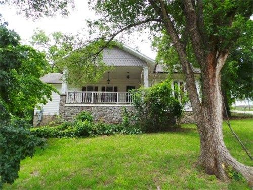 405 S Wood St, Neosho, MO 64850