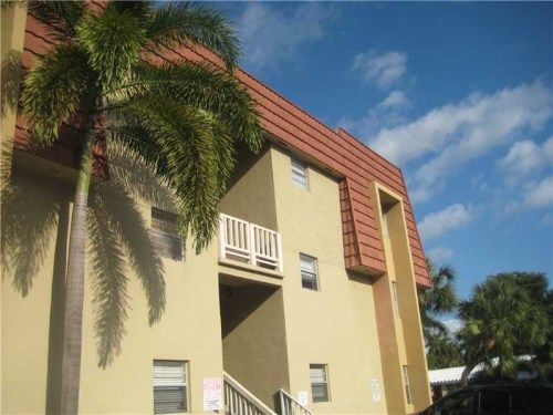 1300 MOFFETT ST # 107, Hallandale, FL 33009