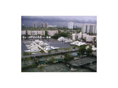 19667 TURNBERRY WY # 12G, Miami, FL 33180