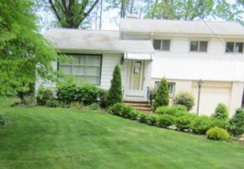 39037 Gardenside Dr, Willoughby, OH 44094