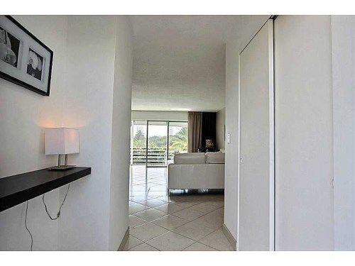 700 NE 14 AV # 310, Hallandale, FL 33009