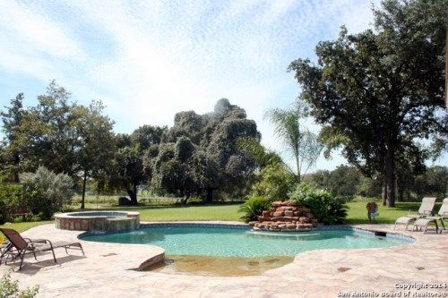 161 DIAMOND VIEW DR, La Vernia, TX 78121