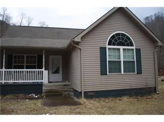 314 Bath House Rd, Evarts, KY 40828