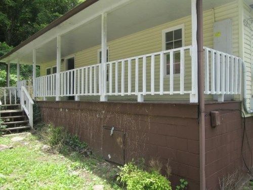 47 Pine Lane, Yerkes, KY 41778