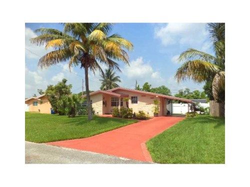 2706 SABAL PALM DR, Hollywood, FL 33023