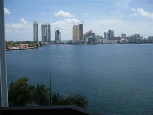 3600 MYSTIC POINTE DR # 701, Miami, FL 33180