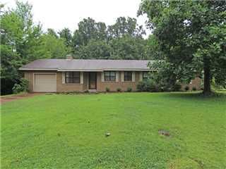 437 Lee Ave. W., Florence, AL 35630