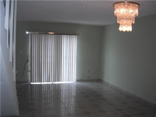 1100 W 35 ST # 28, Hialeah, FL 33012