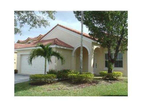 916 TANGLEWOOD CR, Fort Lauderdale, FL 33327