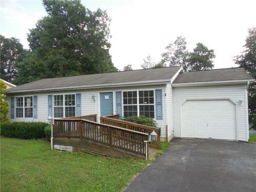 451 Crestview Dr, Martinsburg, WV 25405