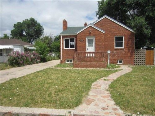 2414 E 10th St, Cheyenne, WY 82001