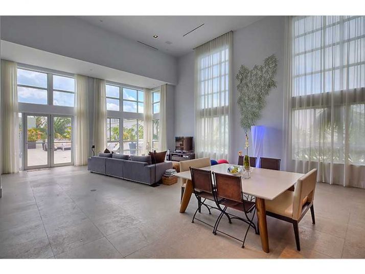 826 COLLINS # PH, Miami Beach, FL 33139