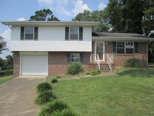 32 Lawrence Circle, Ringgold, GA 30736
