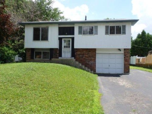 136 Pacific Dr, Bolingbrook, IL 60440
