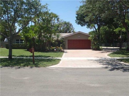 591 NW 65 AV, Fort Lauderdale, FL 33317