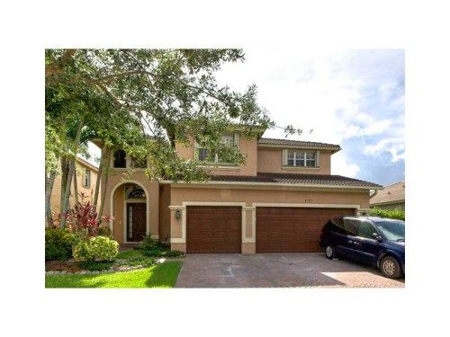 4372 W WHITEWATER AV, Fort Lauderdale, FL 33332