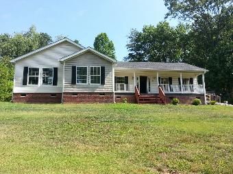 121 Monday Avenue, Mount Airy, NC 27030