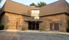 907 S Williams St Apt 304 Westmont, IL 60559