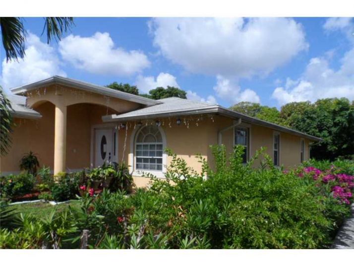 137 NW 3RD AV, Hallandale, FL 33009