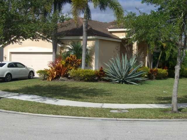 1520 TAMARIND CT, Fort Lauderdale, FL 33327