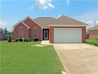 304 Nichole Ln., Muscle Shoals, AL 35661