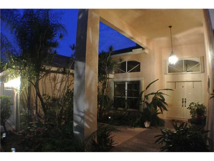 1952 WATER RIDGE DR, Fort Lauderdale, FL 33326