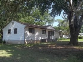 229 SE Elmhurst Ave, Bartlesville, OK 74006