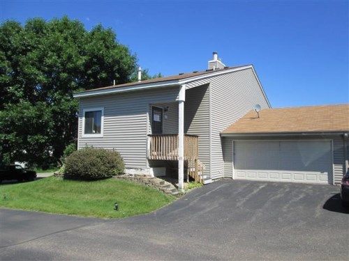 5623 Pompano Dr, Hopkins, MN 55343